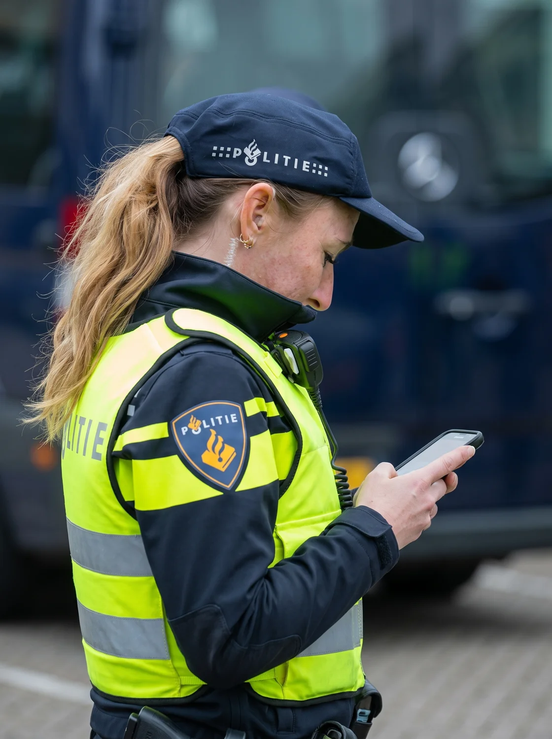 Veiligheidsprofessional aan het werk